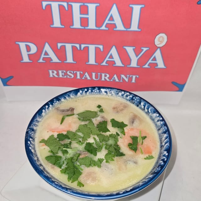 Tom Kra Gai Soup (Chicken Coconut Soup) (M).