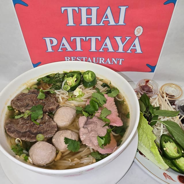 Pho Large Beef+Meatball+Tendon.