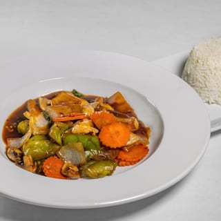 Pad Kra Pao Dinner (Hot Basil)