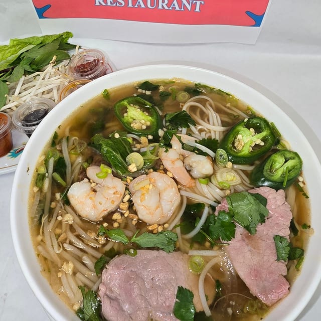 Pho Large Beef+ Shrimp (M).